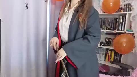 LillyFan X online show from 10-25-25, 04:42