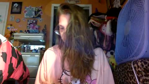 Snapshot of lillylushabae chatting on 08-02-26, 08:51 hi guys im back on here 3 online show from 08-02-26, 08:51