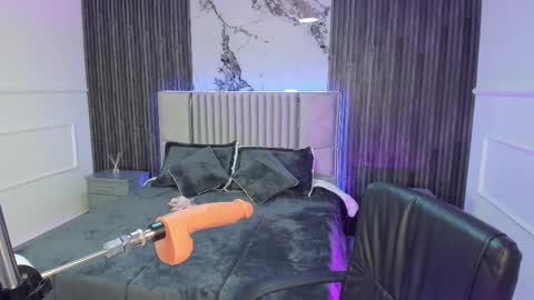 Lilly Ortiz online show from 02-15-25, 08:54