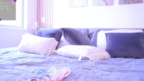 Snapshot of lillythompson_ chatting on 12-06-24, 05:44 Lilly Thompson online show from 12-06-24, 05:44