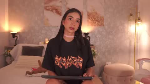 Lilly Thompson  online show from 06-10-26, 03:18