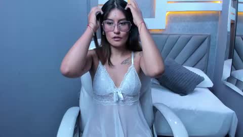 Lilly  online show from 09-30-25, 04:39