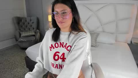 Lilly  online show from 10-15-25, 04:23