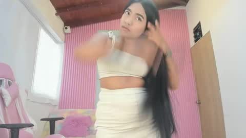lillyy16 online show from 05-06-26, 11:04