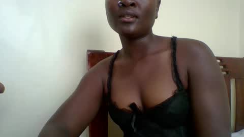 Snapshot of lilmama73 chatting on 09-13-25, 08:14 riri online show from 09-13-25, 08:14