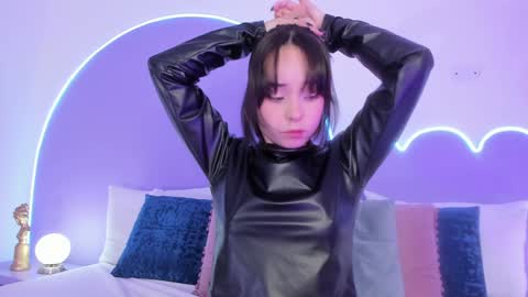 Lilou online show from 01-13-25, 11:41