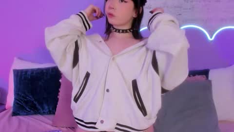 Lilou online show from 11-04-25, 12:26