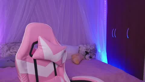 Lilou online show from 05-14-26, 07:09
