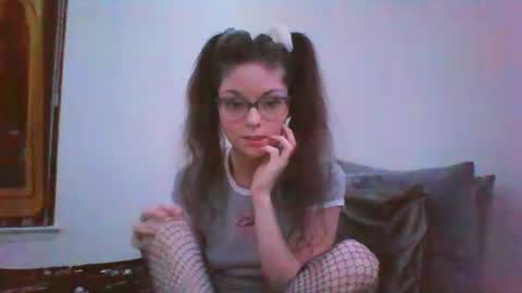 Snapshot of lilpeachybum chatting on 11-12-25, 06:36 sammy sweetheart3 online show from 11-12-25, 06:36