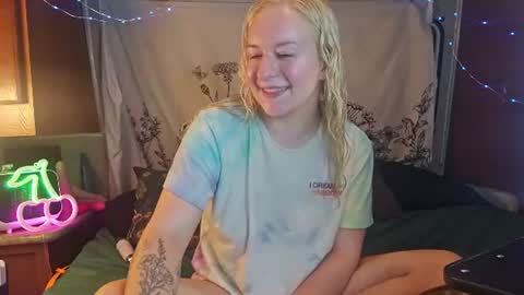 LilPies  online show from 08-05-26, 01:19