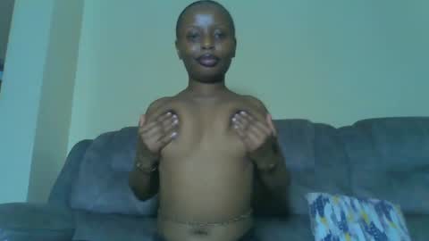 Snapshot of lilpretty16 chatting on 06-13-26, 03:54 lilpretty16 online show from 06-13-26, 03:54