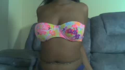 Snapshot of lilpretty16 chatting on 06-17-26, 01:41 lilpretty16 online show from 06-17-26, 01:41