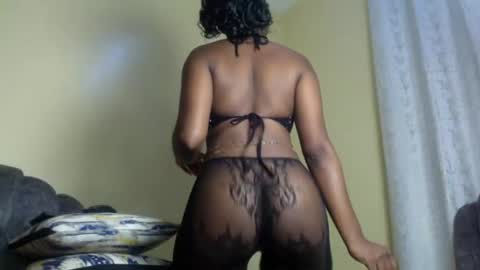 Snapshot of lilpretty16 chatting on 07-06-26, 03:03 lilpretty16 online show from 07-06-26, 03:03