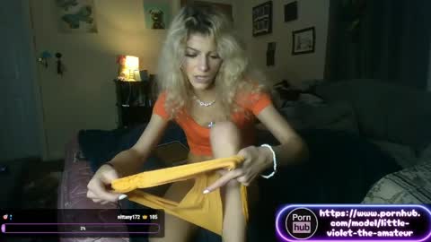 Snapshot of lilvioletxxx chatting on 05-25-26, 12:38 Little Violet online show from 05-25-26, 12:38