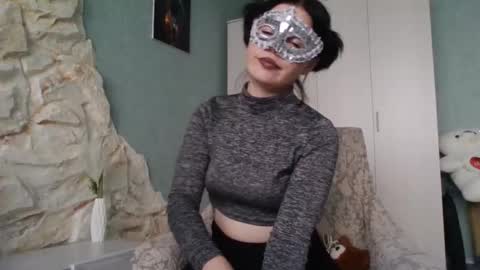 Snapshot of lily201100 chatting on 10-04-25, 12:36 lily201100 online show from 10-04-25, 12:36