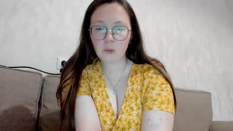 Snapshot of lily_cheys chatting on 10-24-25, 08:16 Lily Chays online show from 10-24-25, 08:16