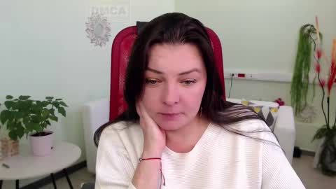 Lily online show from 09-19-25, 08:38