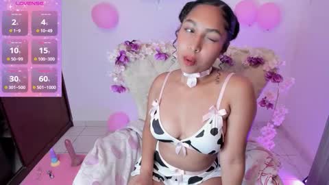 Snapshot of lily_honey_eyes chatting on 10-22-25, 09:47 lily_honey_eyes online show from 10-22-25, 09:47