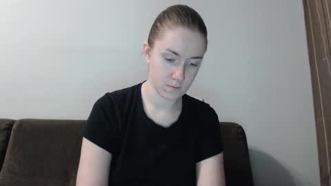 lily_love_x online show from 02-08-25, 06:01