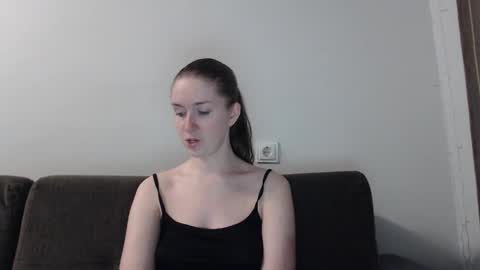 lily_love_x online show from 10-01-25, 10:16