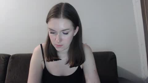 lily_love_x online show from 10-09-25, 10:19
