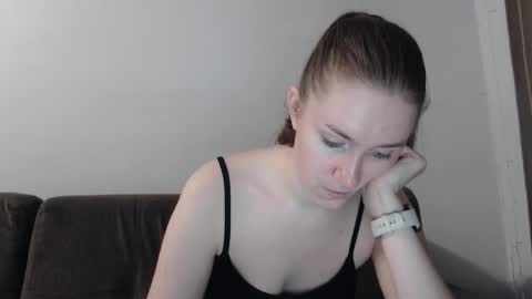 lily_love_x online show from 10-10-25, 10:09