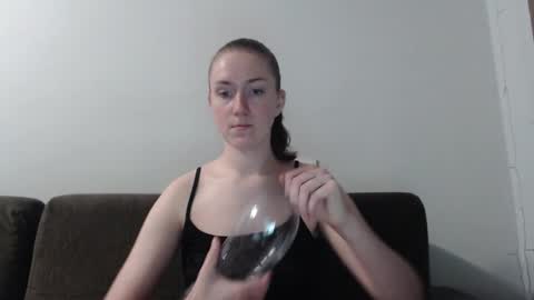 lily_love_x online show from 10-20-25, 02:01