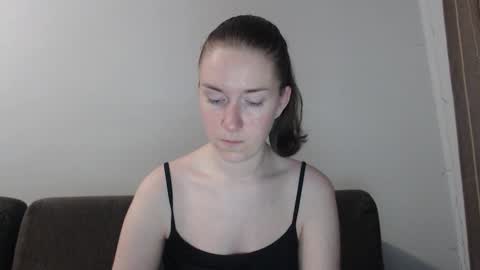 lily_love_x online show from 10-27-25, 01:20