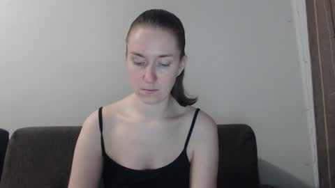 lily_love_x online show from 10-27-25, 10:47