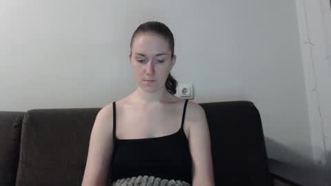 lily_love_x online show from 11-11-25, 10:43