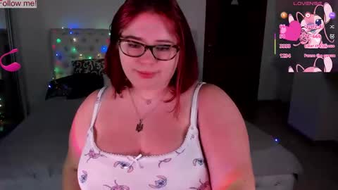 Snapshot of lily_lu_one chatting on 09-26-25, 10:47 Elina online show from 09-26-25, 10:47