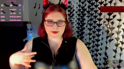 Snapshot of lily_lu_one chatting on 10-27-25, 12:26 Elina online show from 10-27-25, 12:26