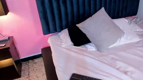 Lily Miiller online show from 03-03-25, 09:48