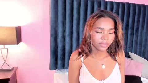 Lily Miiller online show from 03-10-25, 09:29