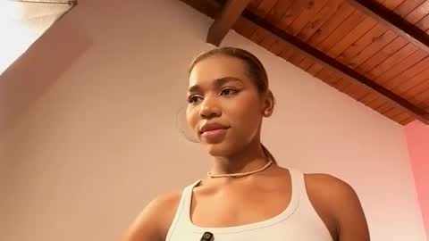 Lily Miiller online show from 09-12-25, 09:04