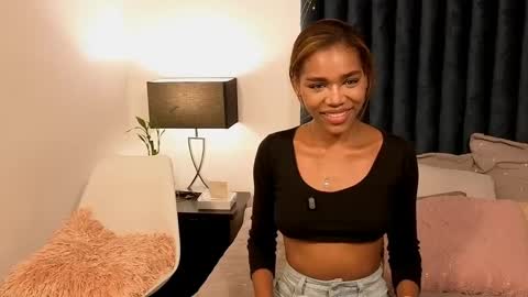 Lily Miiller online show from 09-23-25, 08:45