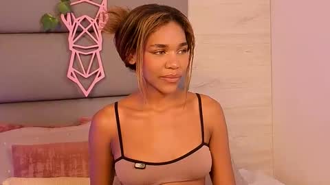 Lily Miiller online show from 11-03-25, 07:48