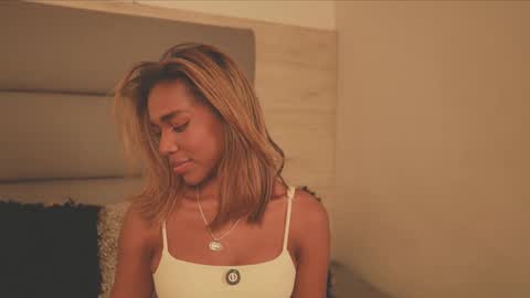 Snapshot of lily_miiller chatting on 02-18-26, 09:33 Lily Miiller online show from 02-18-26, 09:33