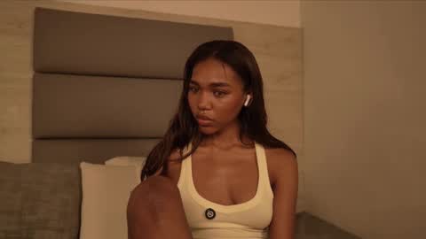 Snapshot of lily_miiller chatting on 03-15-26, 12:05 Lily Miiller online show from 03-15-26, 12:05