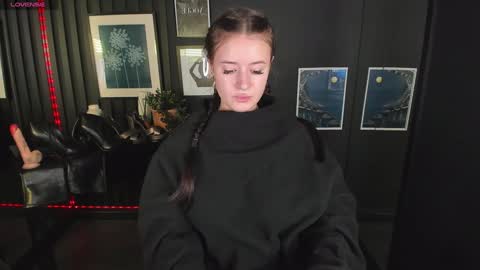 Snapshot of lily_moonlight chatting on 12-07-24, 06:21 Lily online show from 12-07-24, 06:21