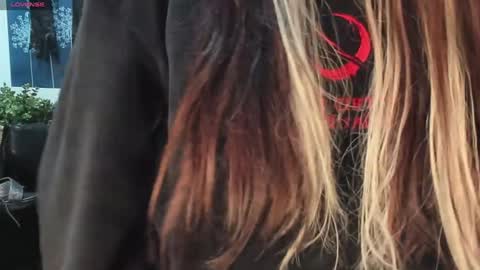 Snapshot of lily_moonlight chatting on 01-09-25, 07:21 Lily online show from 01-09-25, 07:21