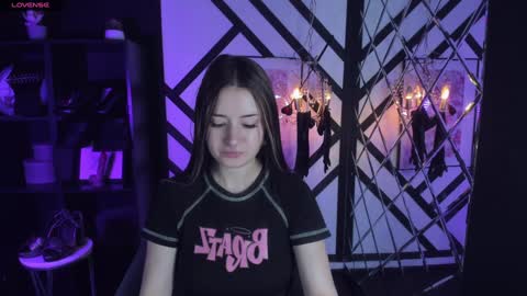 Snapshot of lily_moonlight chatting on 01-25-25, 07:17 Lily online show from 01-25-25, 07:17