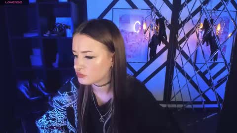 Snapshot of lily_moonlight chatting on 02-18-25, 01:55 Lily online show from 02-18-25, 01:55