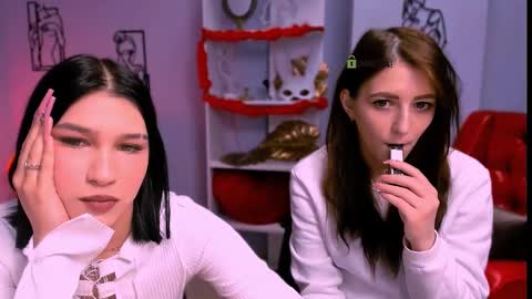 Snapshot of lily_rosss chatting on 03-02-25, 01:05 Lily online show from 03-02-25, 01:05