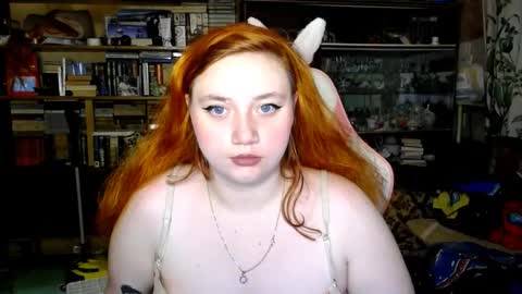 Snapshot of lily_shamy chatting on 09-21-25, 05:36 Alice online show from 09-21-25, 05:36