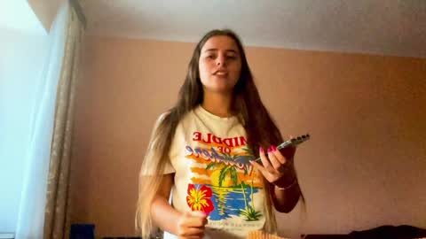 Snapshot of lily_smily chatting on 02-08-25, 01:01 Lily online show from 02-08-25, 01:01