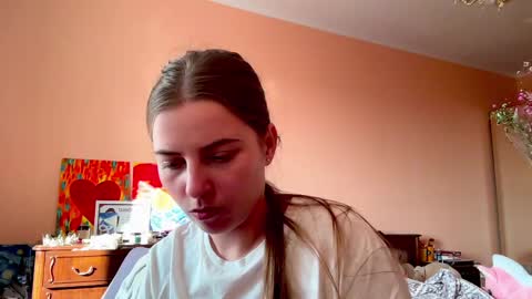 Snapshot of lily_smily chatting on 02-26-25, 10:47 Lily online show from 02-26-25, 10:47