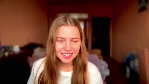 Snapshot of lily_smily chatting on 02-28-25, 09:47 Lily online show from 02-28-25, 09:47