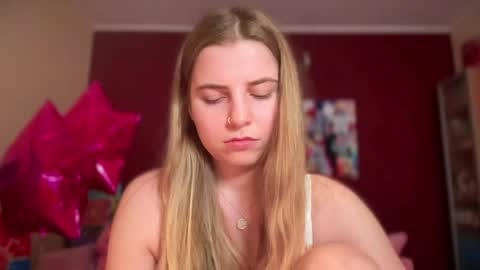 Snapshot of lily_smily chatting on 05-24-26, 06:46 Lily online show from 05-24-26, 06:46