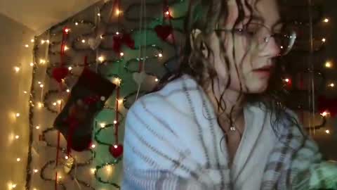 small lily online show from 12-14-25, 11:04